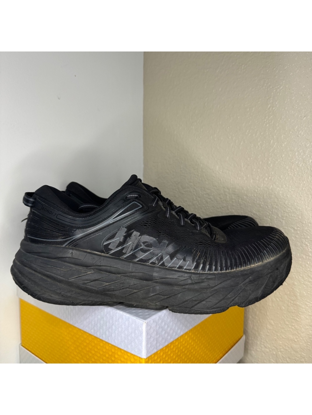 HOKA One One Bondi 7 Men’s Size 12 Black Running Shoes 1110518